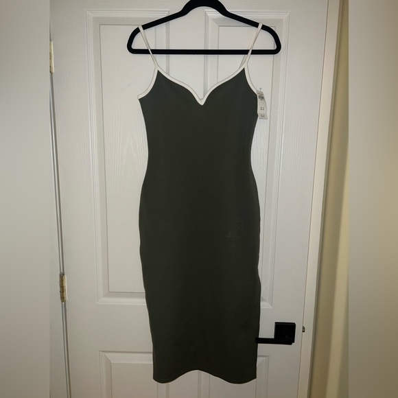 Abercrombie & Fitch Notch-Neck Midi Dress - Picture 4 of 6